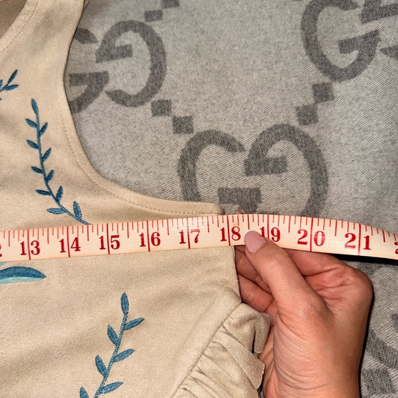 Zara Beige Crop Top with Floral Embroidery Suede like - Picture 6 of 9